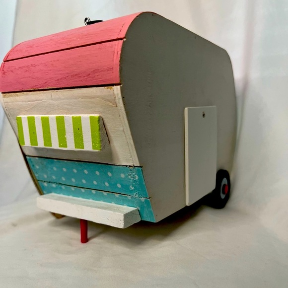 Summer Home Decor .  Cute Wooden Camper Decor.  Hanging Chain. Birdhouse. - Picture 3 of 8